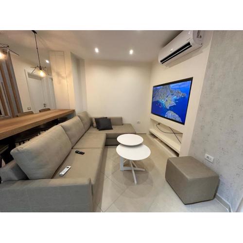 Smart, Stylish & Seaview