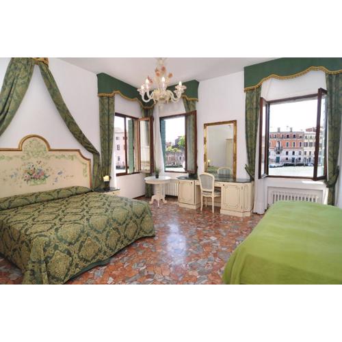 Smeraldo apartment Grand Canal 1566C