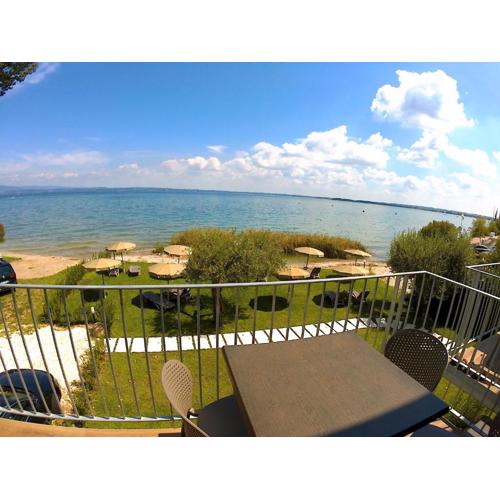 Smeraldo dip Villa Canneto