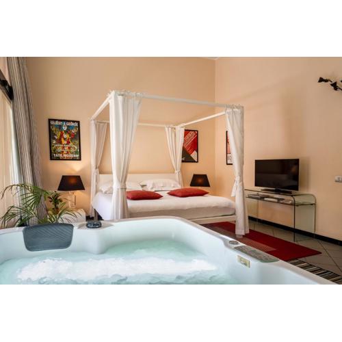 Snob Luxury Suite