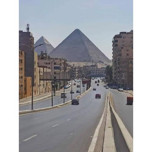 So Pyramids Guest House