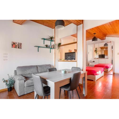 Social Costa-Holiday & Business Apartment