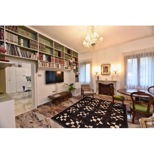 Soderini Splendor: First Floor Palazzo Charm at Castello Square