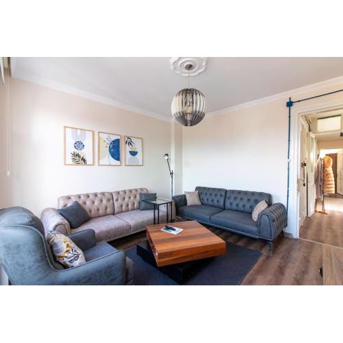 Soft and Historic 3BR Home w Iconic Haydarpasa View