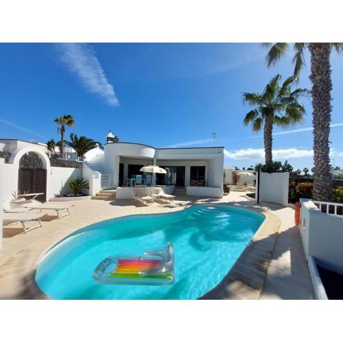 Sol y Luna free heated pool, car not essential