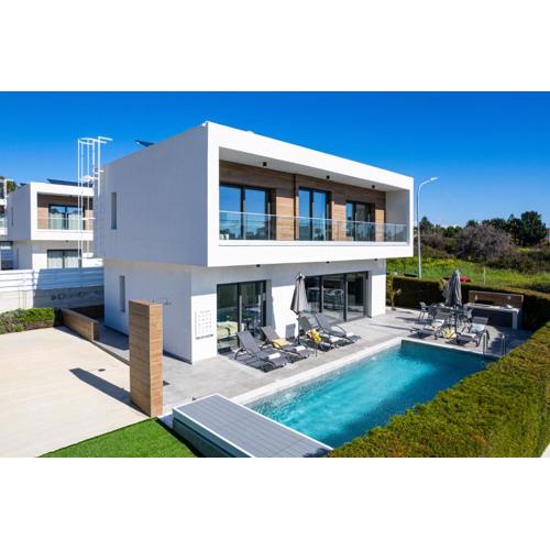 Soleil Luxury Villa by Nomads - Walk to Coral Bay