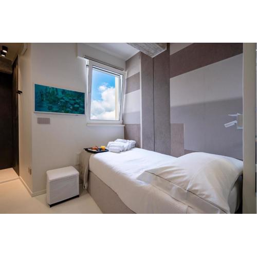 Solo Retreat - Independent Single Suite