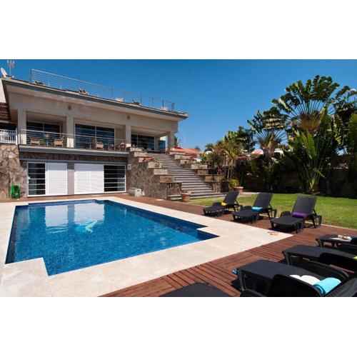 Sonnenland House for 12 by VillaGranCanaria