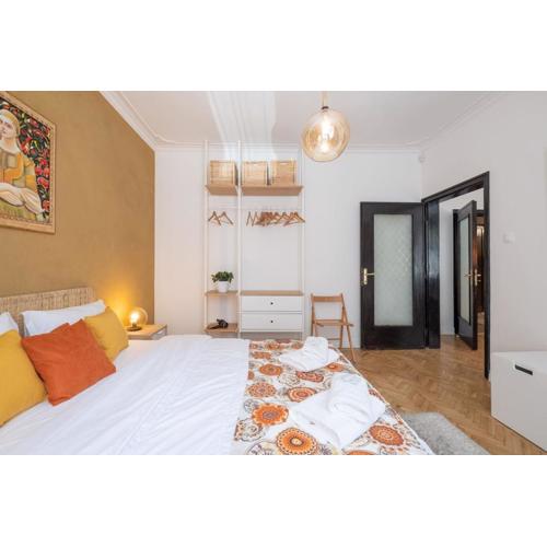 Sophisticated Gem with Private parking