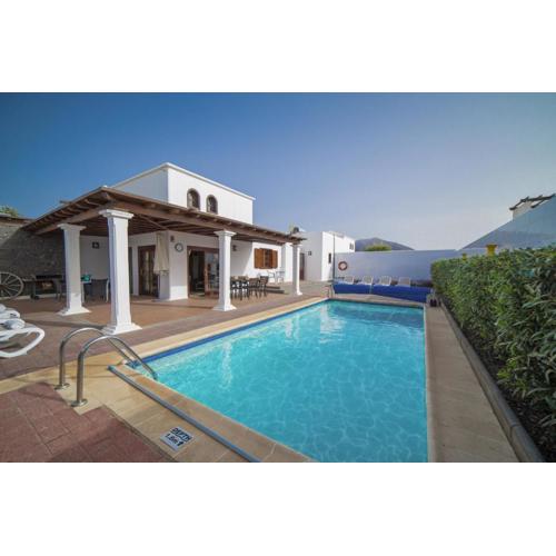 Sophisticated Lanzarote Villa Villa Mervella 4 Bedrooms Spacious Terrace Area Private Pool Playa Blanca