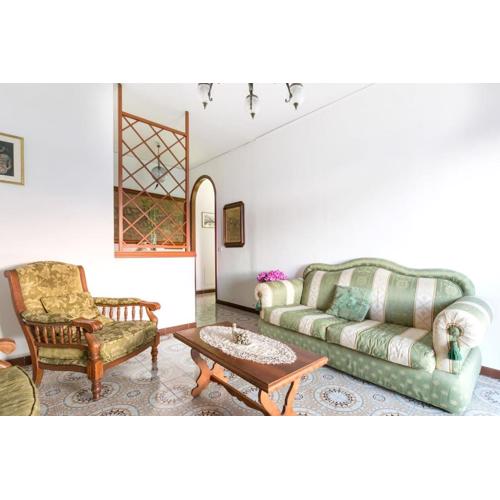 Sorrento 3 bedrooms Sunny Apt with terrace & view