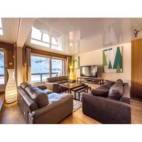 Spacieux appartement 3 pièces avec balcon, proche pistes et commerces, WIFI inclus - FR-1-502-481