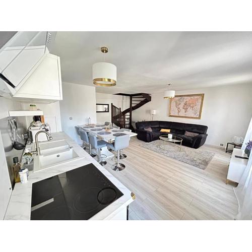 SPACIEUX DUPLEX PRES DES QUAIS DE SEINE LINGE MAISON FOURNI PARKING GRATUIT 4 CHAMBRES bienvenue à vous