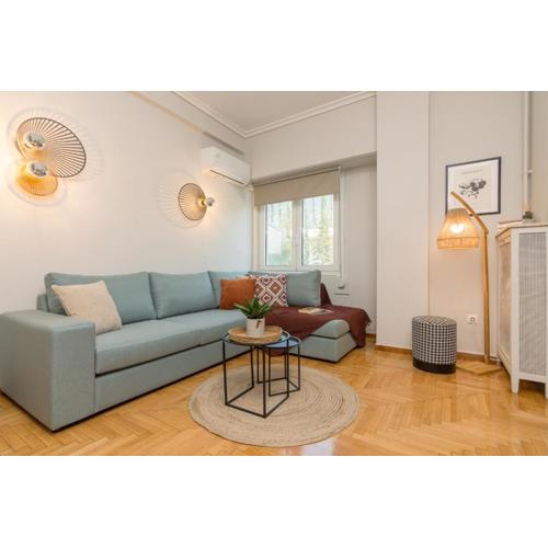 Spacious 2 Bedroom Apartment In Koukaki