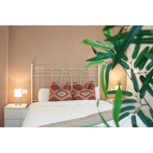 Spacious 2 bedroom apt in the heart of Triana