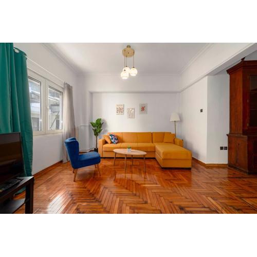 Spacious 2bd apartment next to Athens Archeological museum