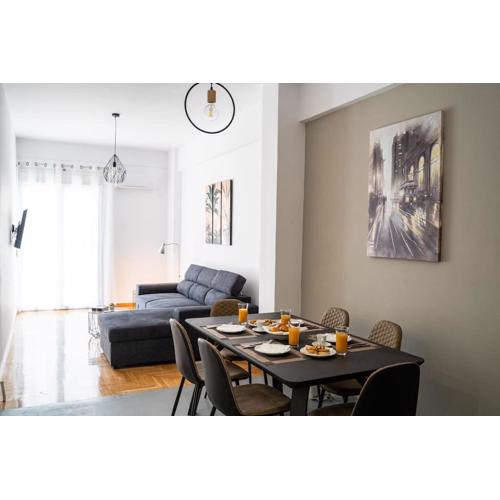 Spacious 2bd/1.5ba downtown one-step from Victoria