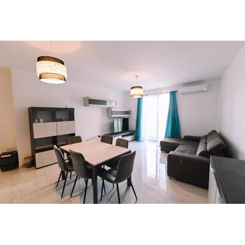 Spacious 3 bedroom in Sliema!