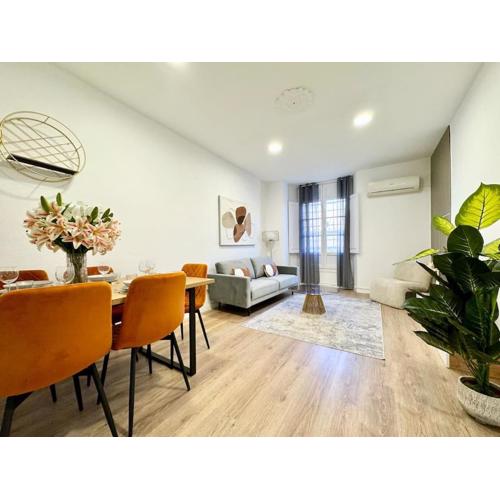 Spacious 3BD Central Málaga with 2BH & AC