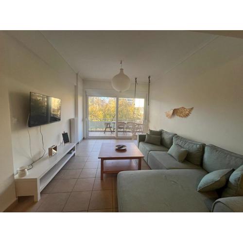 Spacious 3bdr apart w/balcony-5 mins to acropolis