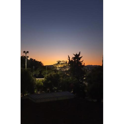 Spacious 3bdr Apartment with Monumental View