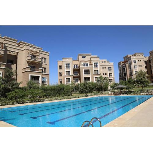 Spacious 3BR Pools, Jacuzzi and Prime Location