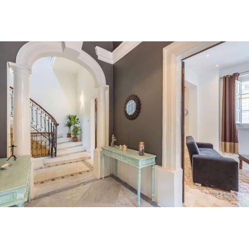 Spacious 4-Bedrooms Townhouse in Tas-Sliema