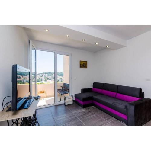 Spacious 80m2 place, great views:-) 2 bedrooms !