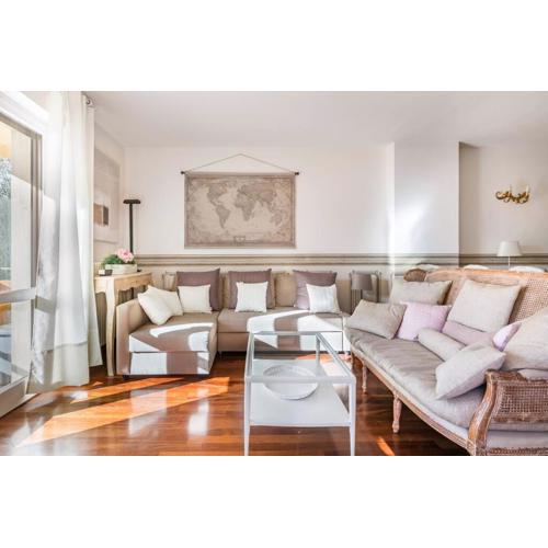 Spacious, Air Conditioner, Few Minutes to the Castle