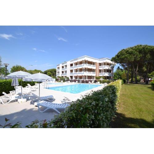 Spacious and bright flat with swimming pool - Beahost