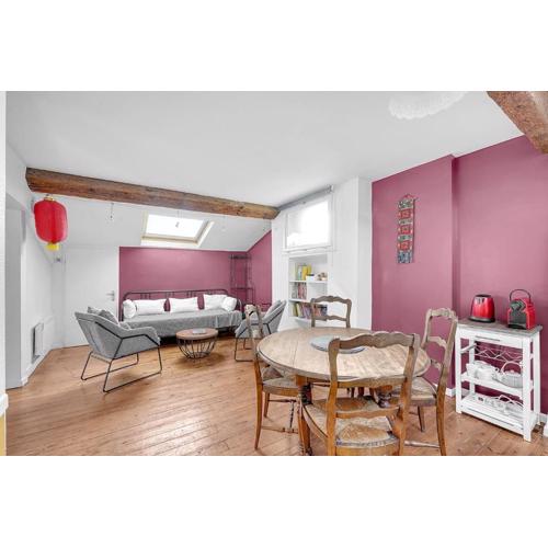 Spacious and bright in the historic center