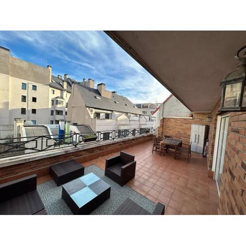 Spacious and bright penthouse with Terrace