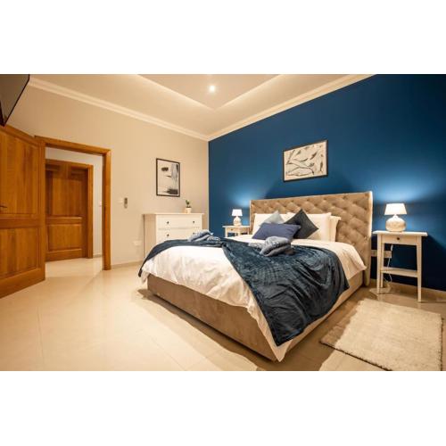 Spacious and Central Flat in Spinola Bay