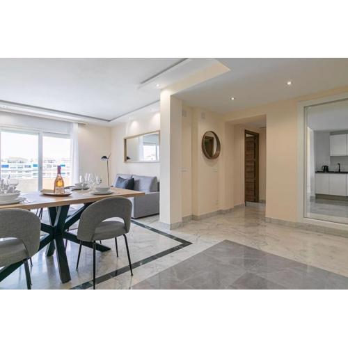Spacious and luxurious apartment in Puerto Banus