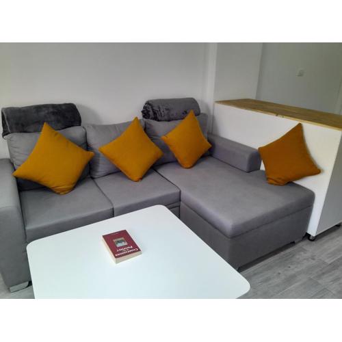 Spacious and modern one bed in hurhgarda