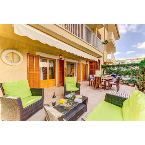 Spacious Apartment Close to the Beach