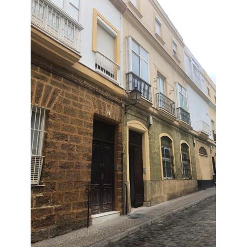 Spacious apartment in Cádiz 130 m² with balcony and city view