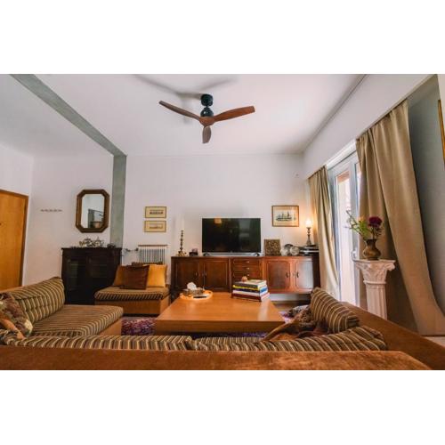 Spacious Apartment in Lycabettus Hill