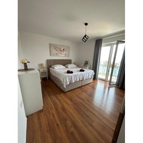 Spacious apartment in Makarska Maria