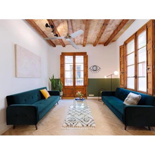 Spacious apartment in the Gothic