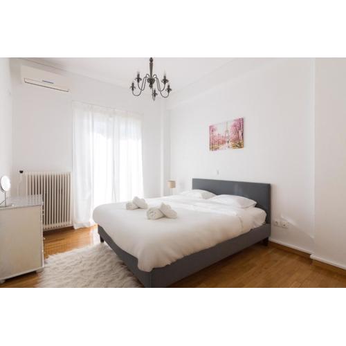 Spacious Apartment in Voula