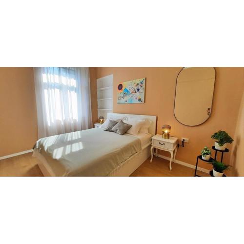 Spacious Apartment Near Old Town