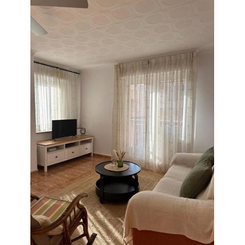 Spacious apartment near the sea