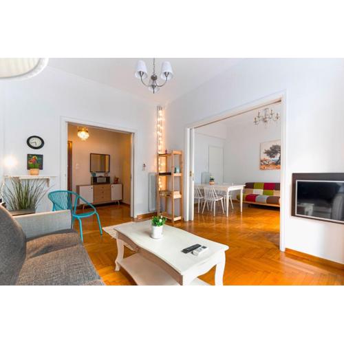 Spacious Apartment next to the Park