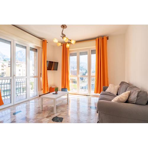 Spacious Apartment with Panoramic Views in Lecco