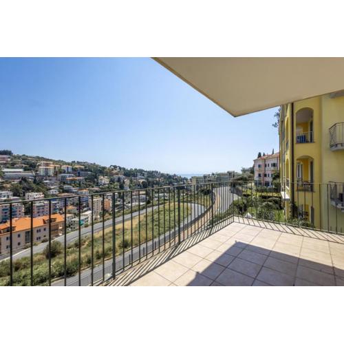 Spacious Apartment with Terrace by Wonderful Italy