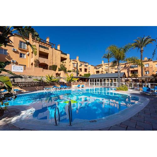 Spacious Apt in Oasis Riviera