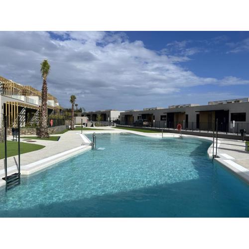 Spacious Beach House in Malaga-Cala de Mijas, amazing see view, 3 bedroom, garden & Common Pool