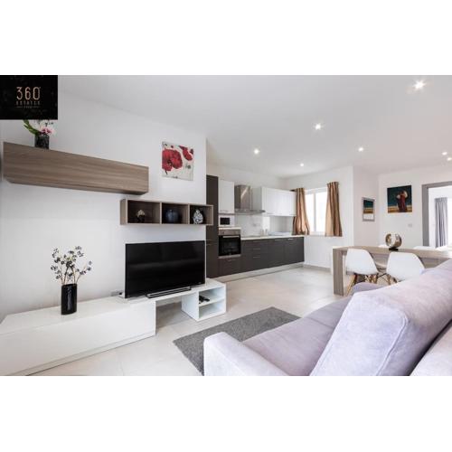 Spacious, beautiful central penthouse with BBQ by 360 Estates
