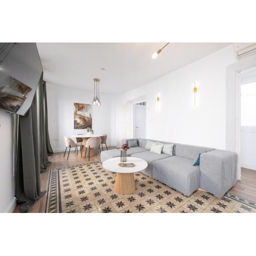 Spacious & Bright -1Bedroom-Terrace-Center